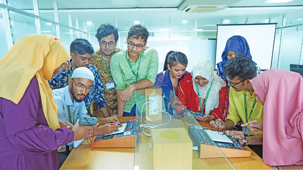 শিল্পের সঙ্গে উচ্চশিক্ষার যোগসূত্র গড়ছে বিইউএফটি