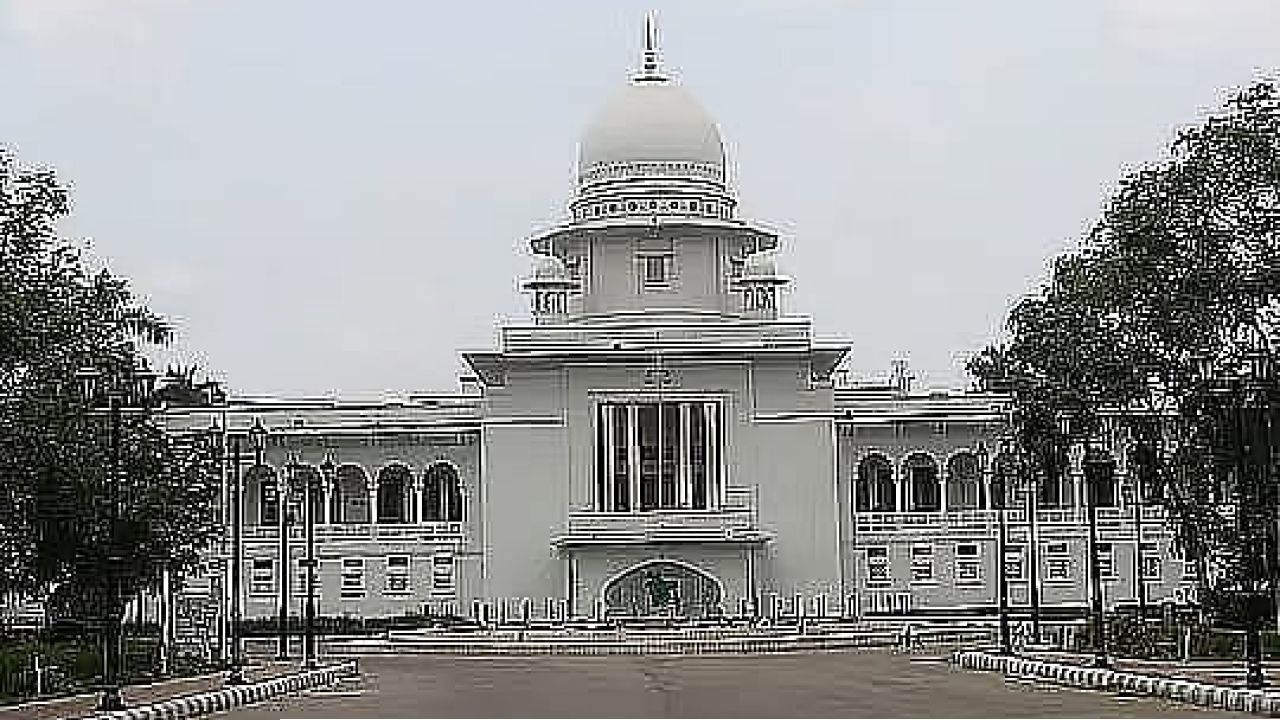 পাঁচ জেলা শহরে কত পুকুর, তালিকা চেয়েছেন হাইকোর্ট