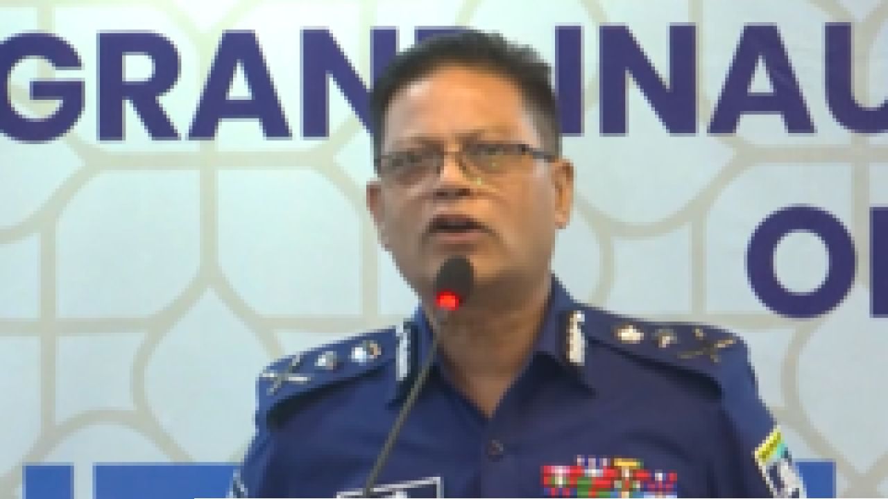 'ক্রসফায়ার' নিয়ে আইজিপির মন্তব্যের পর কেন 'ব্যাখ্যা' দিতে হলো পুলিশকে?