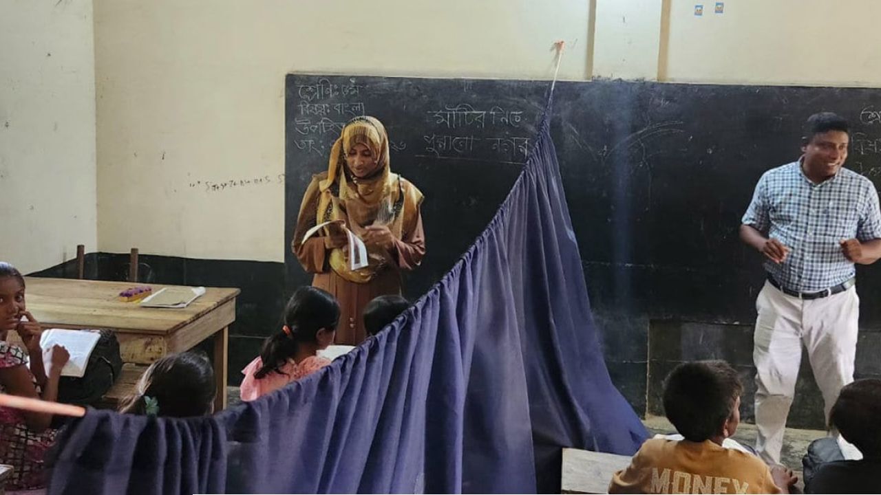 দৌলতপুরে প্রাথমিক শিক্ষার বেহাল দশা অর্ধশতাধিক স্কুল ভবন ঝুঁকিপূর্ণ
