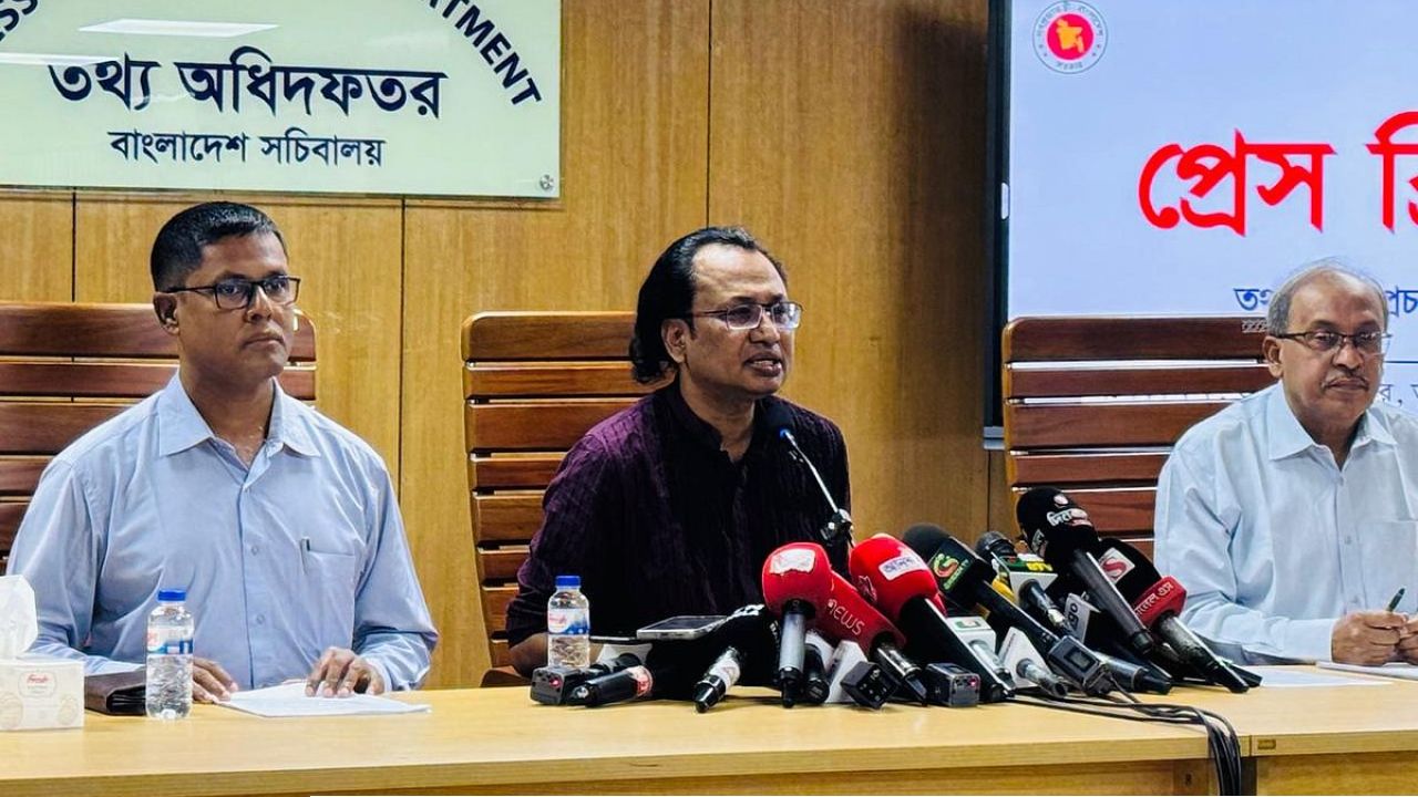 শেখ হাসিনা দেশে ফিরলে ন্যায়বিচারের মুখোমুখি হবেন, মব নয়: প্রধানমন্ত্রীর উপদেষ্টা