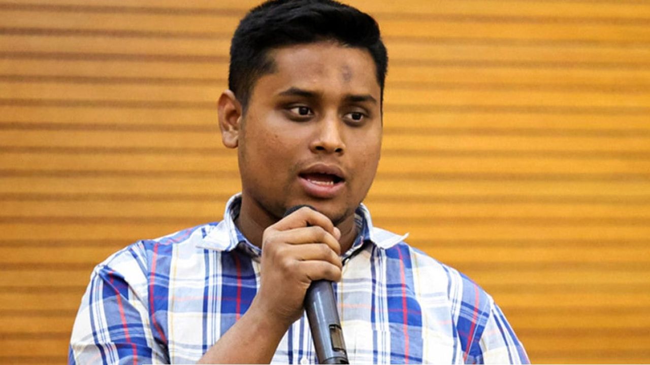 জনগণের বিরুদ্ধে দাঁড়িয়ে কারো অবৈধ সাম্রাজ্য টিকানোর দায়িত্ব পুলিশের নয়: হাসনাত আবদুল্লাহ