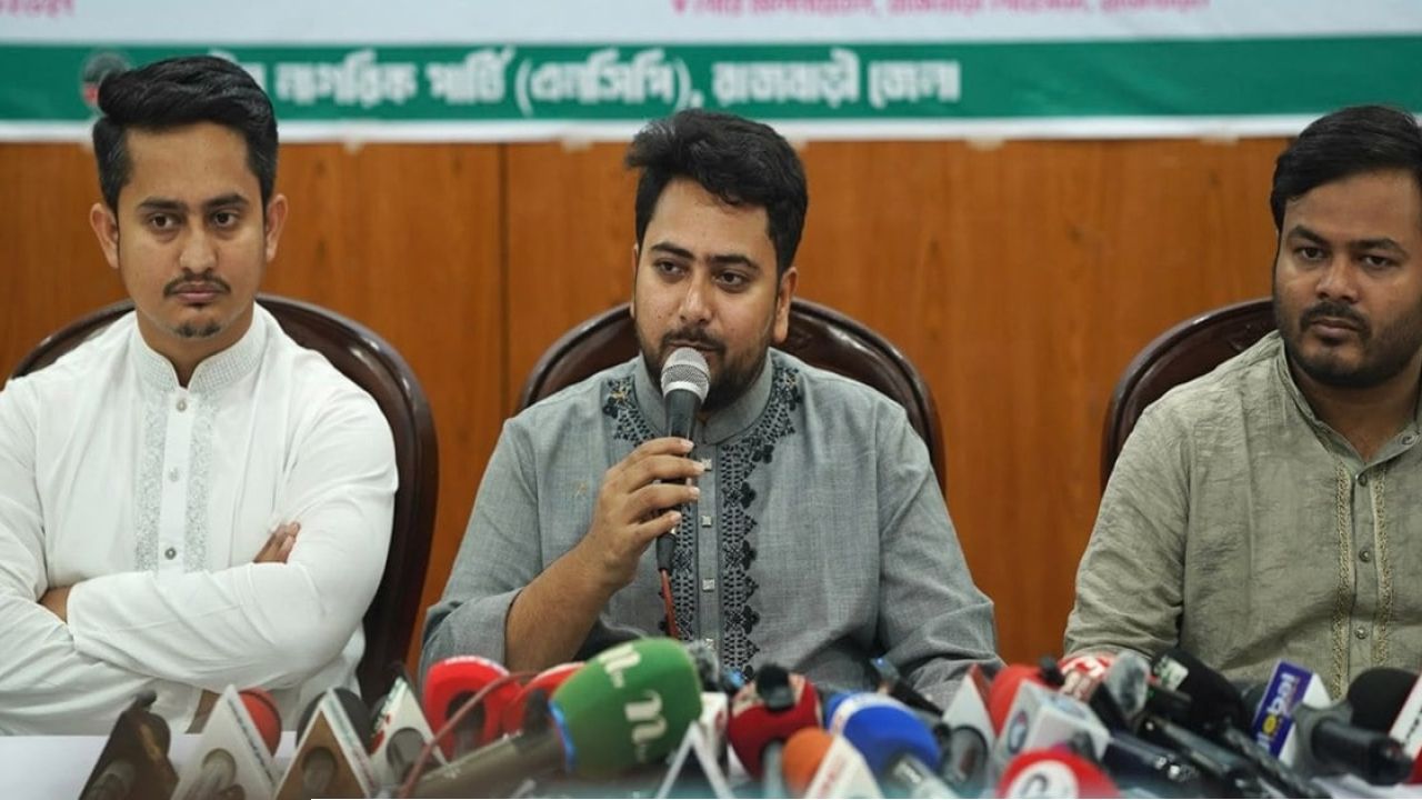 দেশ মাফিয়া রাষ্ট্রে পরিণত হয়েছে: নাহিদ ইসলাম
