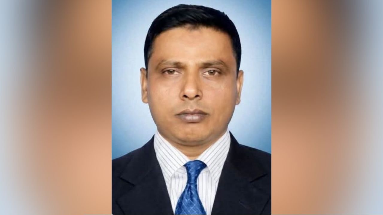আগৈলঝাড়ায় সন্ত্রাসবিরোধী মামলায় নিষিদ্ধ ছাত্রলীগের সভাপতি গ্রেপ্তার