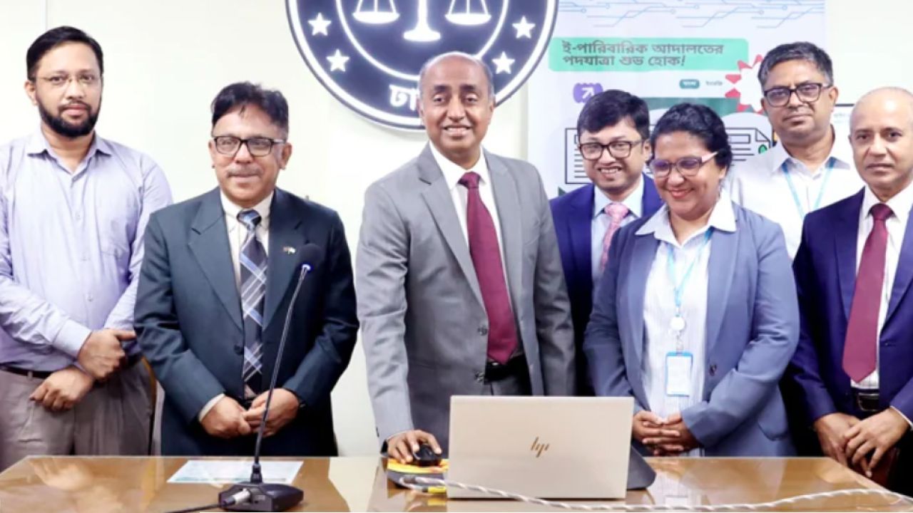 অনেক বিচারক বেলা ১১টায় আসেন, দেড়টা-দুইটায় চলে যান —এটা চলবে না: আইনমন্ত্রী