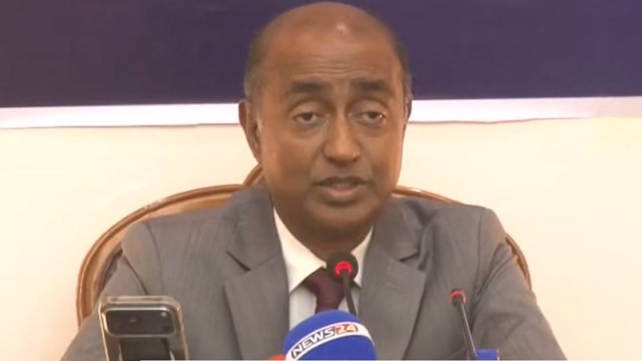 অভিযোগ আছে—অনেক বিচারক দুই-তিন ঘণ্টা আদালত করেন: আইনমন্ত্রী