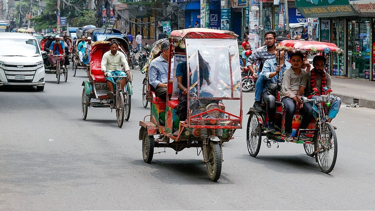 ই–রিকশা কোথায় চলবে, কোথায় নিষেধ, কত গতিতে চলতে পারবে—নতুন বিধিমালা কী বলছে