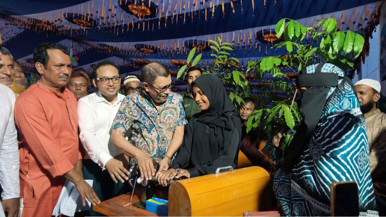 নারীদের স্বাস্থ্য সুরক্ষায় ২৫ হাজার মিডওয়াইফ নিয়োগ দেবে সরকার: স্বাস্থ্যমন্ত্রী