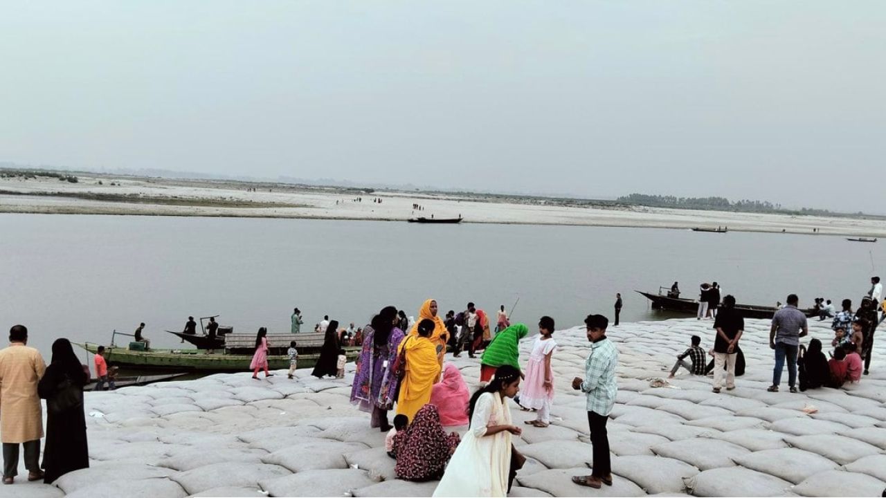 যমুনা পারাপারে দুর্ভোগ, দিন দিন জোরালো হচ্ছে দ্বিতীয় সেতুর দাবি
