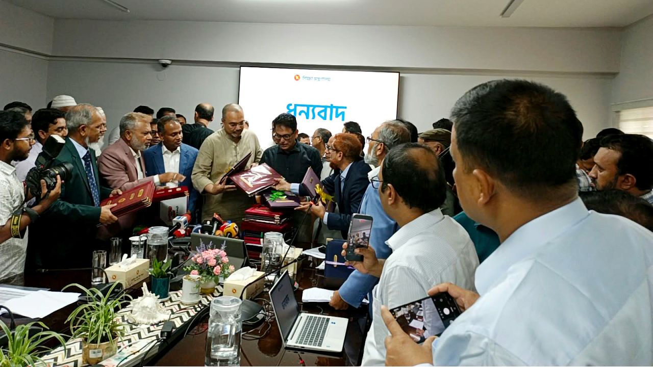 এক মাসের মধ্যে ফের পরীক্ষা দিতে পারবে সর্বোচ্চ দুই বিষয়ে অকৃতকার্যরা